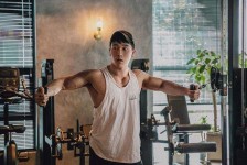 连云港肌肉男模(肌肉男模板)