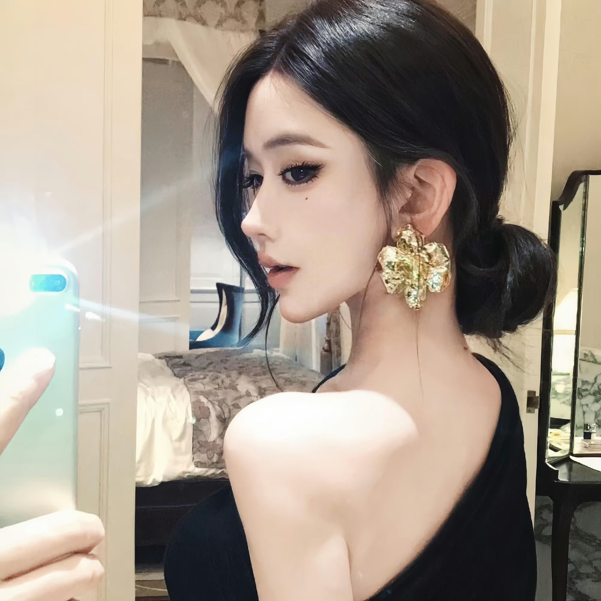 连云港伴游女生靖骊萍的资料