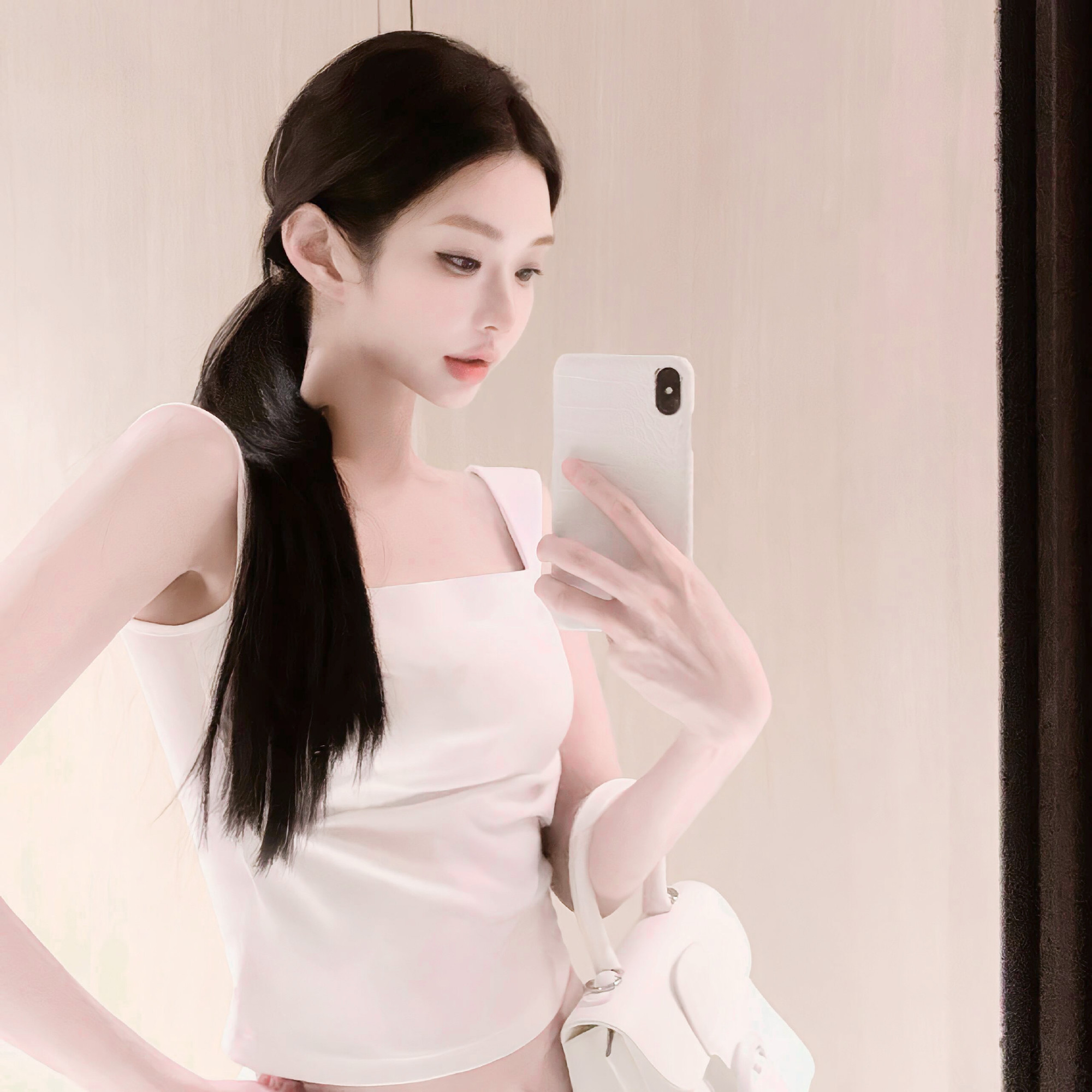 连云港伴游女生 | 朱雅雯的资料
