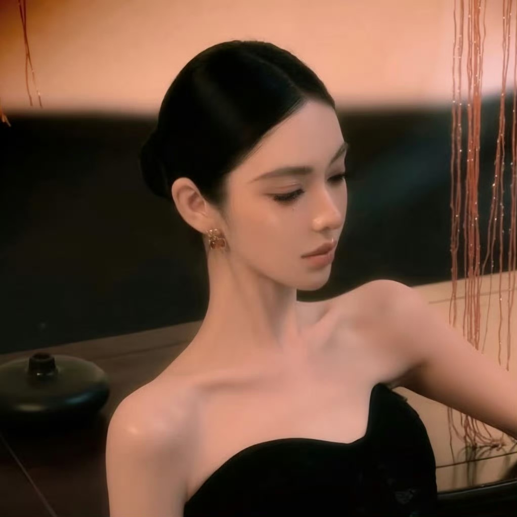 连云港伴游女生 | Emily的资料